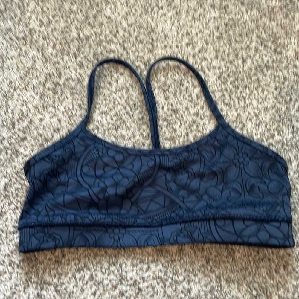 Lululemon power of Y